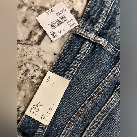 AMERICAN EAGLE SUPER HIGH RISE STRAIGHT JEAN - Picture 2 of 4
